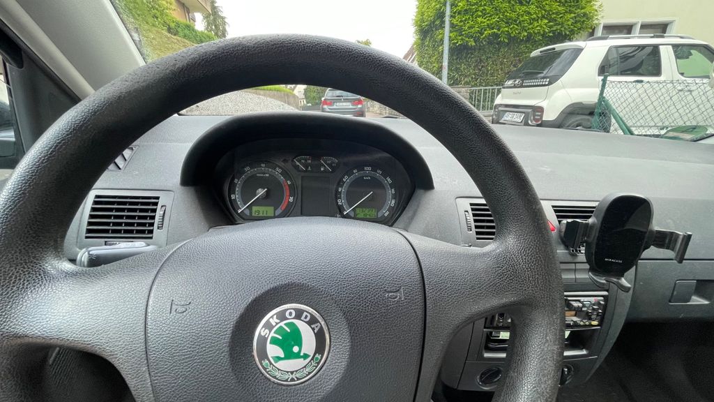 Skoda Fabia 133.000 km 2.500 &euro; Glattbach 63864