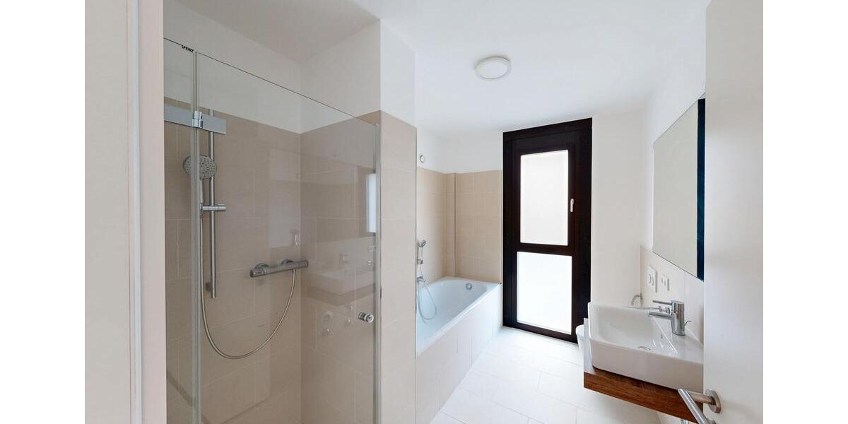 Etagenwohnung Frankfurt am Main - 2 Zimmer, 72 m&sup2;, 1.800&euro; | Angebot:25509896