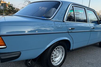 Mercedes-Benz E 230 183.700 km 13.500 &euro; Frankfurt 65933