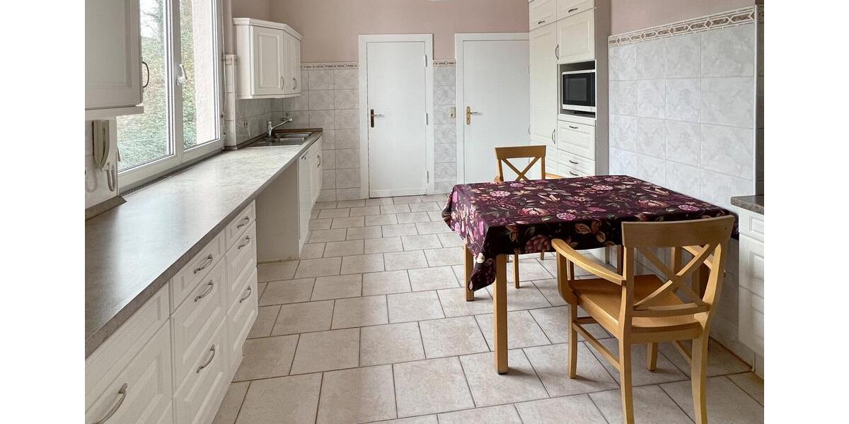 Maisonettenwohnung Kelsterbach - 8 Zimmer, 215 m&sup2;, 2.600&euro; | Angebot:25236970