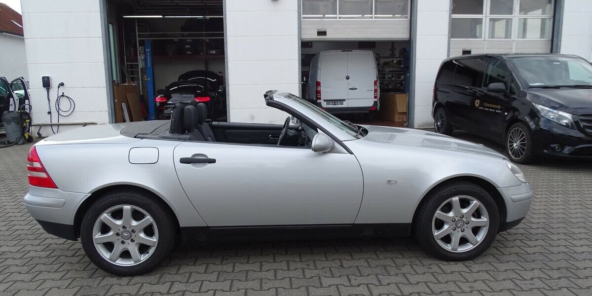 Mercedes-Benz SLK 230 sehr guter Zustand Automatik, Klima, Navig 96.902 km 7.900 &euro; Rodgau 63110