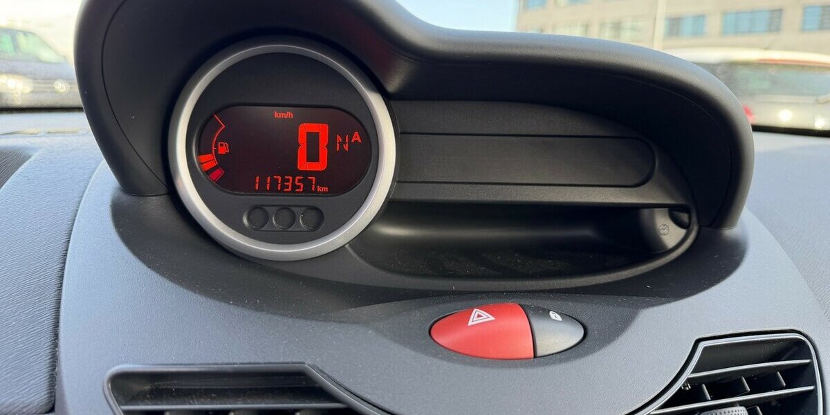 Renault Twingo Automatik TÜV 116.977 km 3.399 &euro; Frankfurt 60386