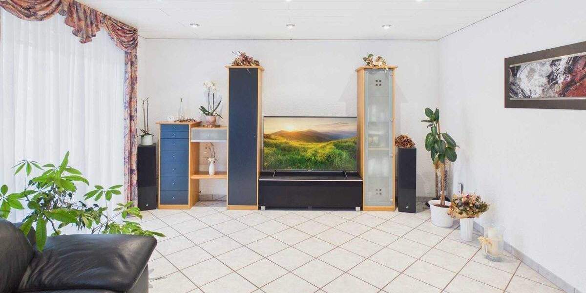 Einfamilienhaus Geiselbach - 7 Zimmer, 202 m&sup2;, 468.000&euro; | Angebot:25747646