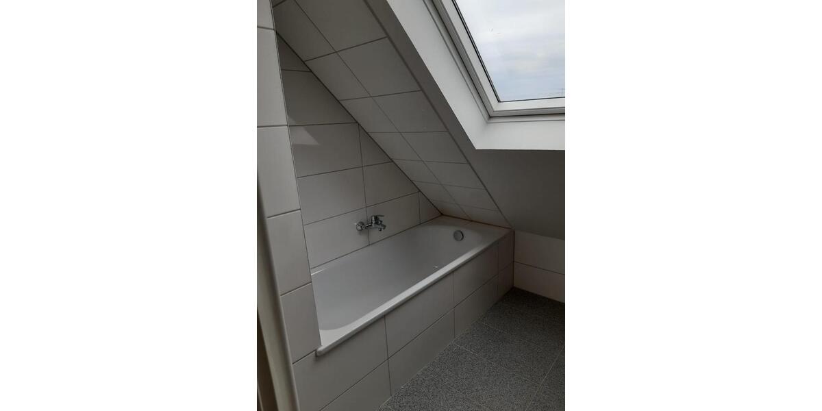 Dachgeschoßwohnung Mühlheim am Main - 2 Zimmer, 72 m&sup2;, 1.020&euro; | Angebot:27628045