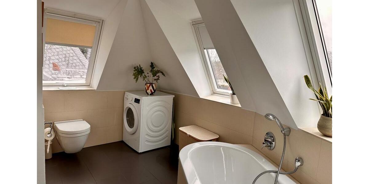 Dachgeschoßwohnung Frankfurt am Main Innenstadt 3 - 4 Zimmer, 105 m&sup2;, 2.910&euro; | Angebot:25127113