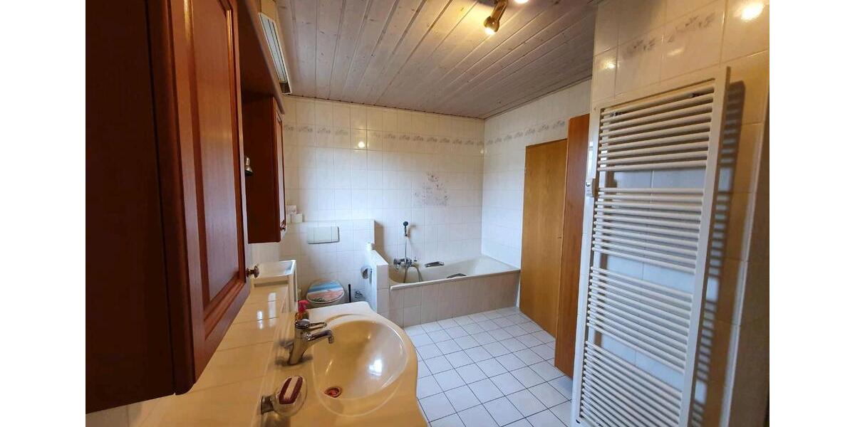 Dachgeschoßwohnung Schaafheim - 4 Zimmer, 89 m&sup2;, 975&euro; | Angebot:26425609