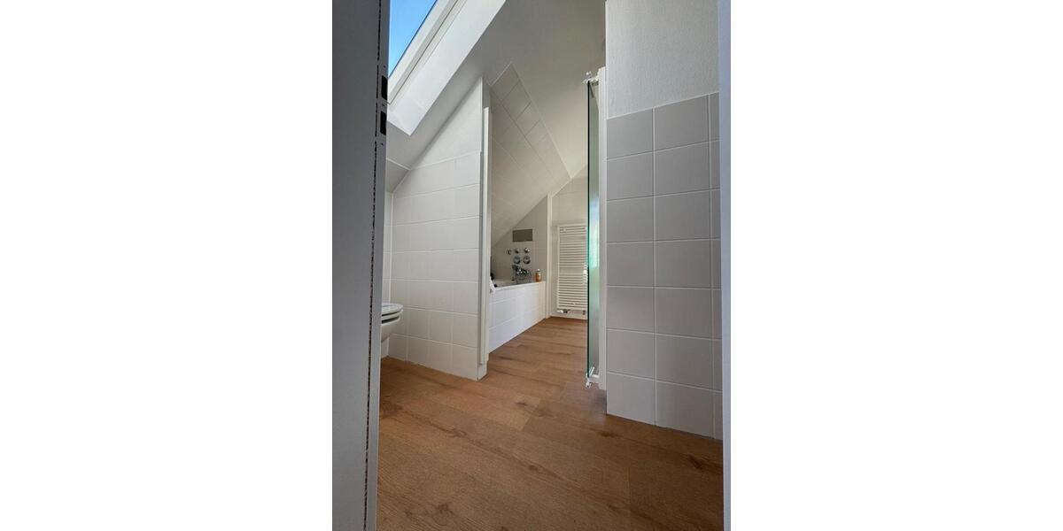 Dachgeschoßwohnung Friedrichsdorf - 2 Zimmer, 60 m&sup2;, 1.300&euro; | Angebot:25919026