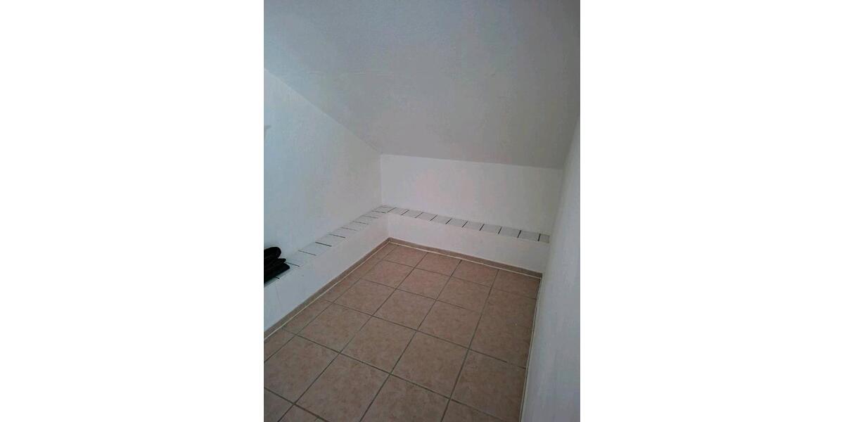 Dachgeschoßwohnung Langenselbold - 1 Zimmer, 20 m&sup2;, 430&euro; | Angebot:25922281