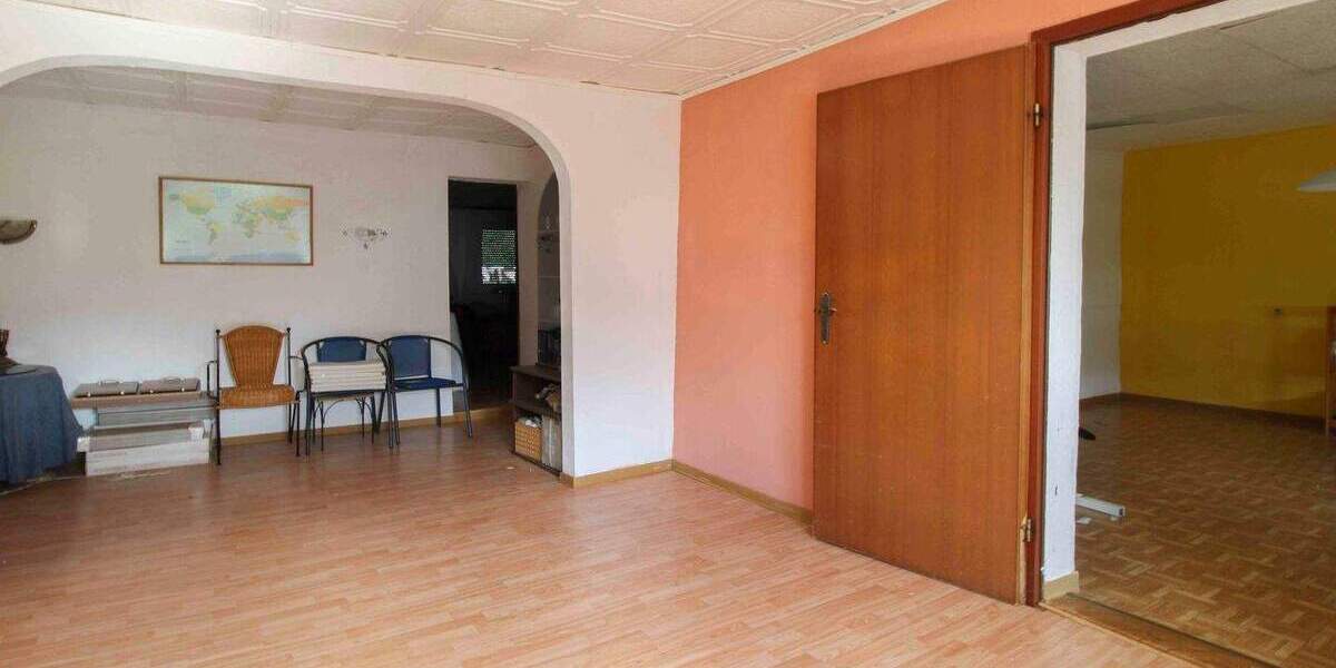 Mehrfamilienhaus, Wohnhaus Büdingen Rinderbügen - 8 Zimmer, 271.000&euro; | Angebot:25718939