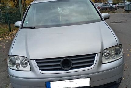 VW Touran 243.000 km 2.600 &euro; Offenbach am Main 63069