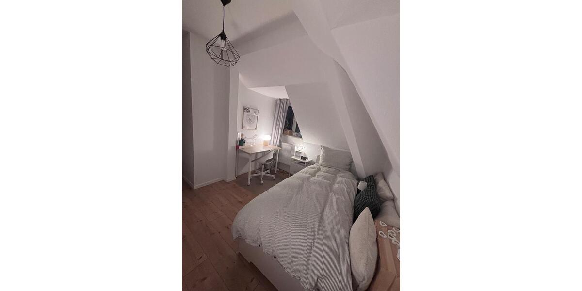 Dachgeschoßwohnung Frankfurt am Main Unterliederbach - 1 Zimmer, 15 m&sup2;, 510&euro; | Angebot:26024520