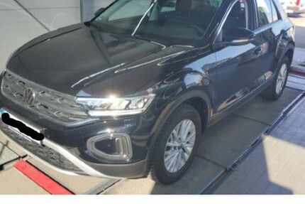 VW T-Roc 23.609 km 19.820 &euro; Hanau 63452