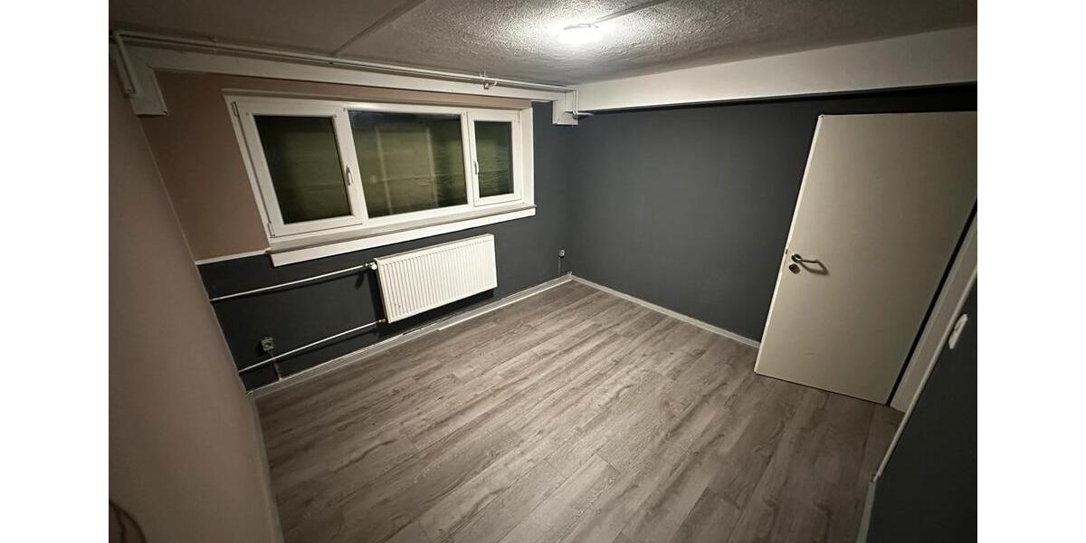 Etagenwohnung Frankfurt am Main Niederrad - 5 Zimmer, 135 m&sup2;, 2.200&euro; | Angebot:25947894