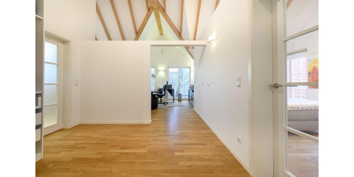 Dachgeschoßwohnung Frankfurt am Main Sindlingen - 3 Zimmer, 160 m&sup2;, 2.640&euro; | Angebot:25883319