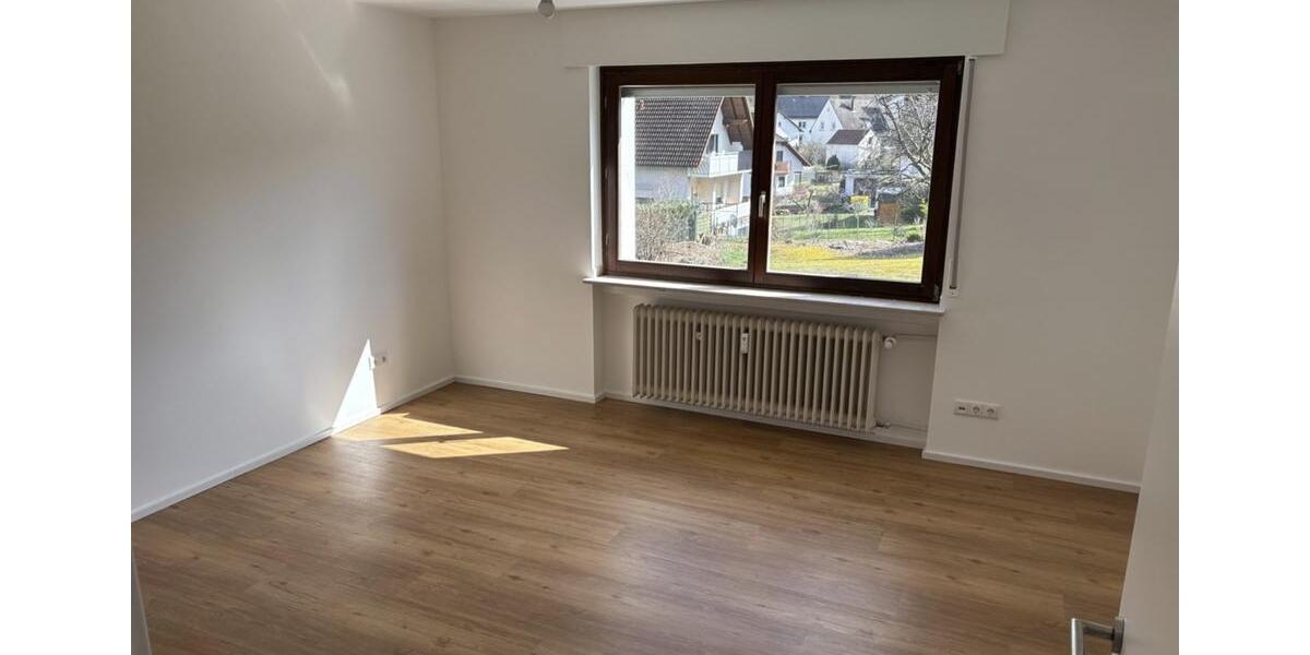 Erdgeschoßwohnung Gelnhausen - 4 Zimmer, 106 m&sup2;, 1.420&euro; | Angebot:25821232