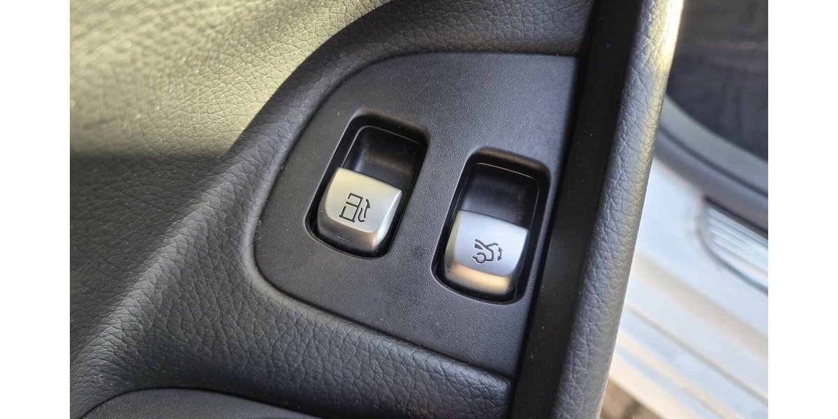 Mercedes-Benz E 300 e T Avantgarde AHK, LED, Rückfahrkamera, App 55.700 km 28.590 &euro; Rodgau 63110