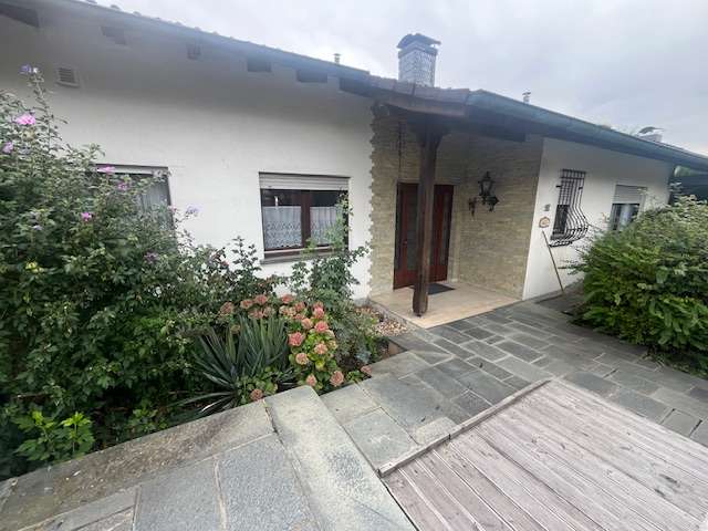 Einfamilienhaus Nidderau - 8 Zimmer, 300 m&sup2;, 720.000&euro; | Angebot:25472875