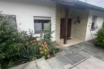 Haus Nidderau - 8 Zimmer, 300 m&sup2;, 720.000&euro; | Angebot:25472875