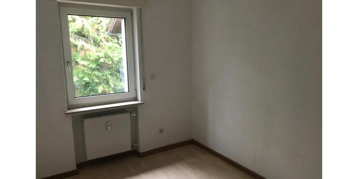 Etagenwohnung Offenbach am Main Bieber - 4 Zimmer, 100 m&sup2;, 1.375&euro; | Angebot:24838326