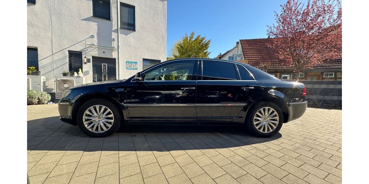VW Phaeton 298.983 km 4.449 &euro; Frankfurt am Main 60386