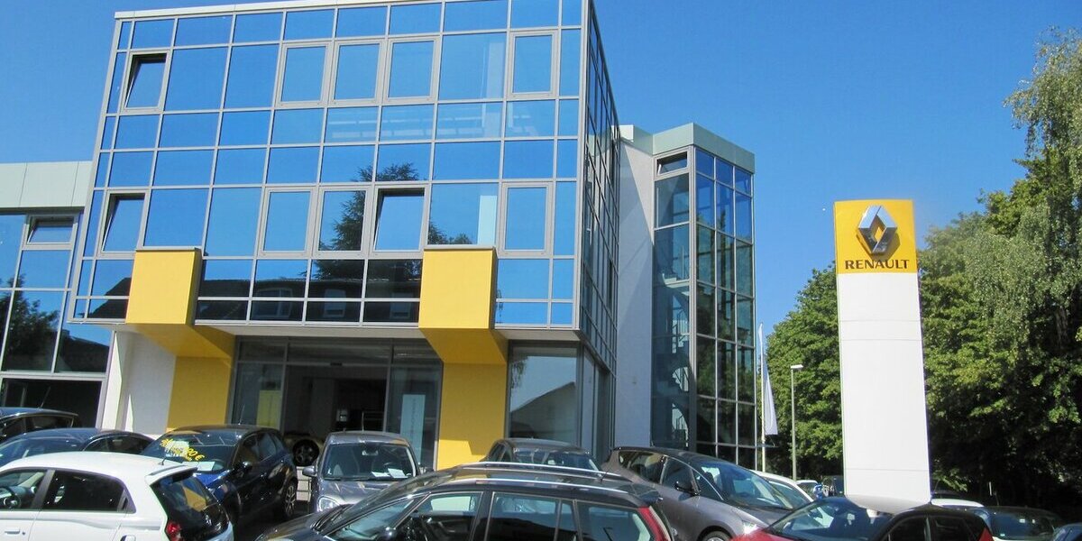 Renault Megane E-Tech Electric Equilibr+ 16300 .- Netto 21.313 km 19.397 &euro; Schwalbach/Taunus 65824