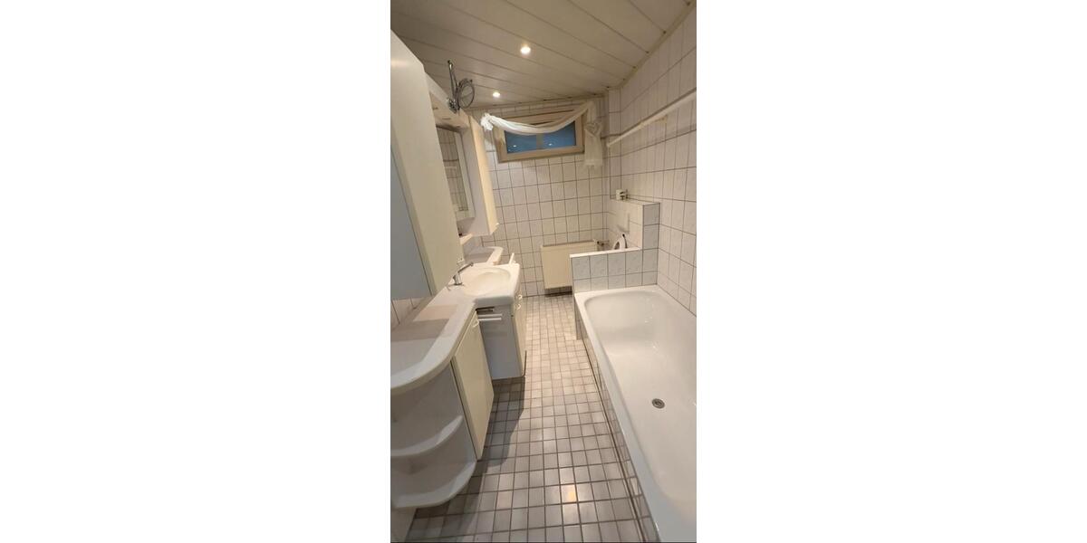 Erdgeschoßwohnung Gelnhausen - 4 Zimmer, 100 m&sup2;, 1.450&euro; | Angebot:25885760