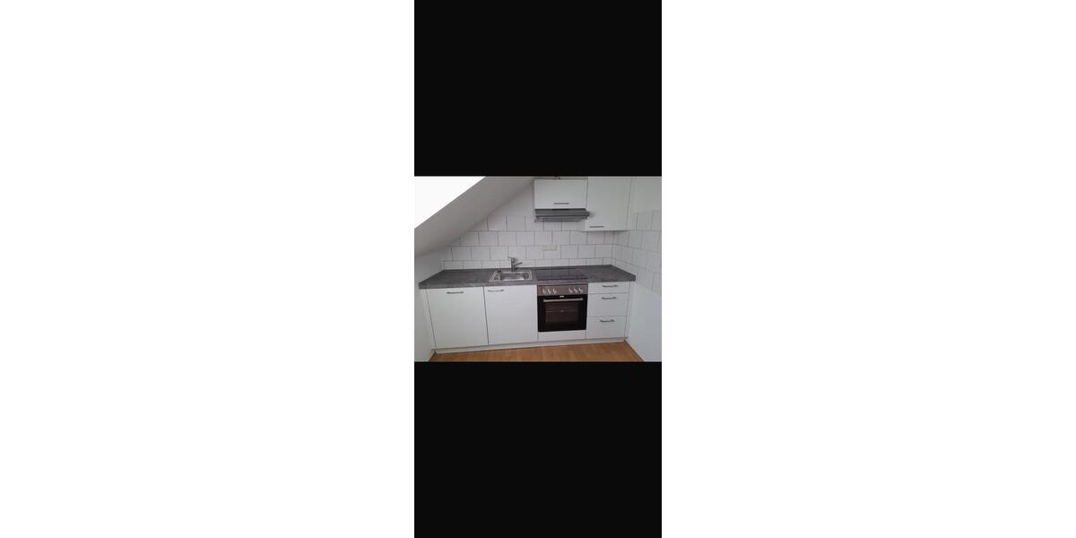 Dachgeschoßwohnung Schöneck - 2.5 Zimmer, 75 m&sup2;, 830&euro; | Angebot:25086632