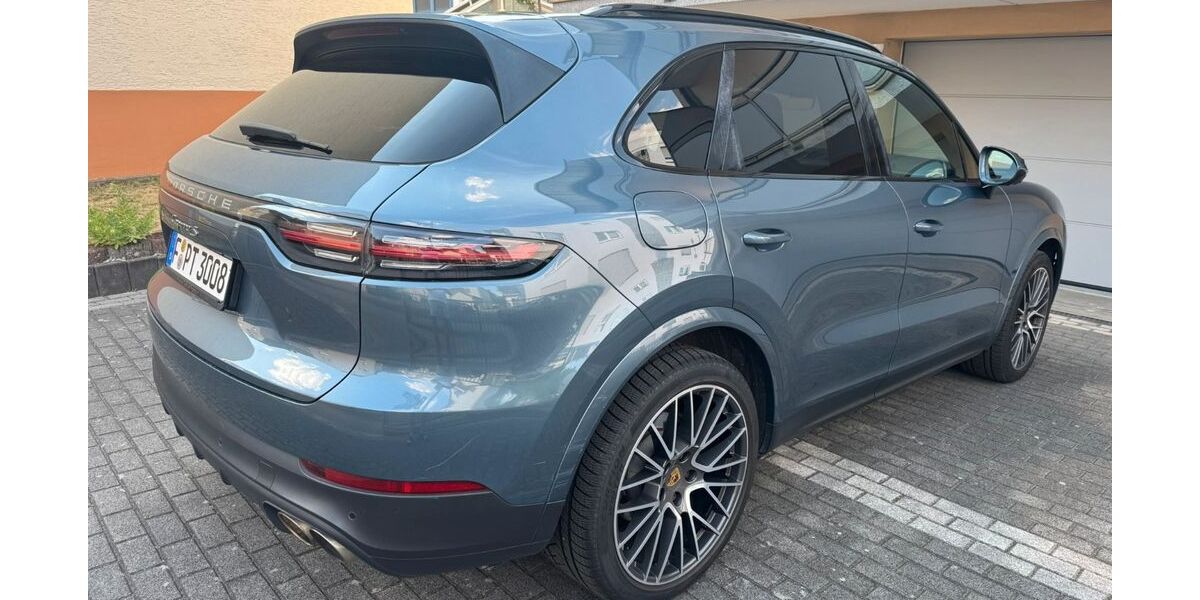 Porsche Cayenne 93.876 km 44.150 &euro; Frankfurt 60431