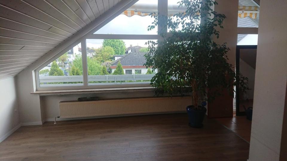 Dachgeschoßwohnung Schöneck - 4 Zimmer, 94 m&sup2;, 1.150&euro; | Angebot:25354710