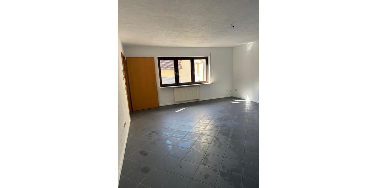 Etagenwohnung Ranstadt - 2 Zimmer, 89 m&sup2;, 890&euro; | Angebot:25918766