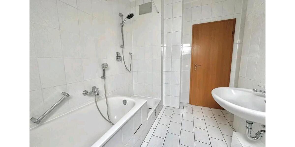 Dachgeschoßwohnung Langenselbold - 2 Zimmer, 84 m&sup2;, 195.000&euro; | Angebot:25221642