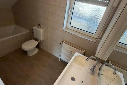 Wohnung Kelsterbach - 4 Zimmer, 90 m&sup2;, 1.700&euro; | Angebot:25960484