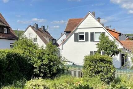 Wohnung Friedrichsdorf Dillingen - 4 Zimmer, 111 m&sup2;, 1.750&euro; | Angebot:26627087