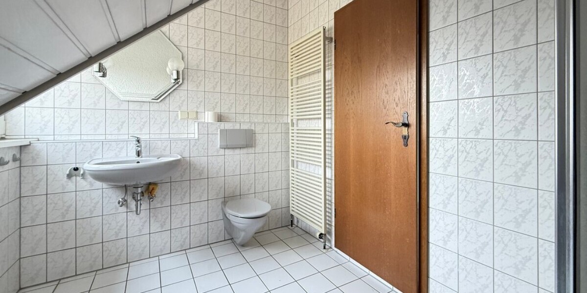 Schwalbach: Reihenendhaus mit viel Platz und großem Garten für Ihre Familie - Reihenendhaus Schwalbach | Angebot:23570297