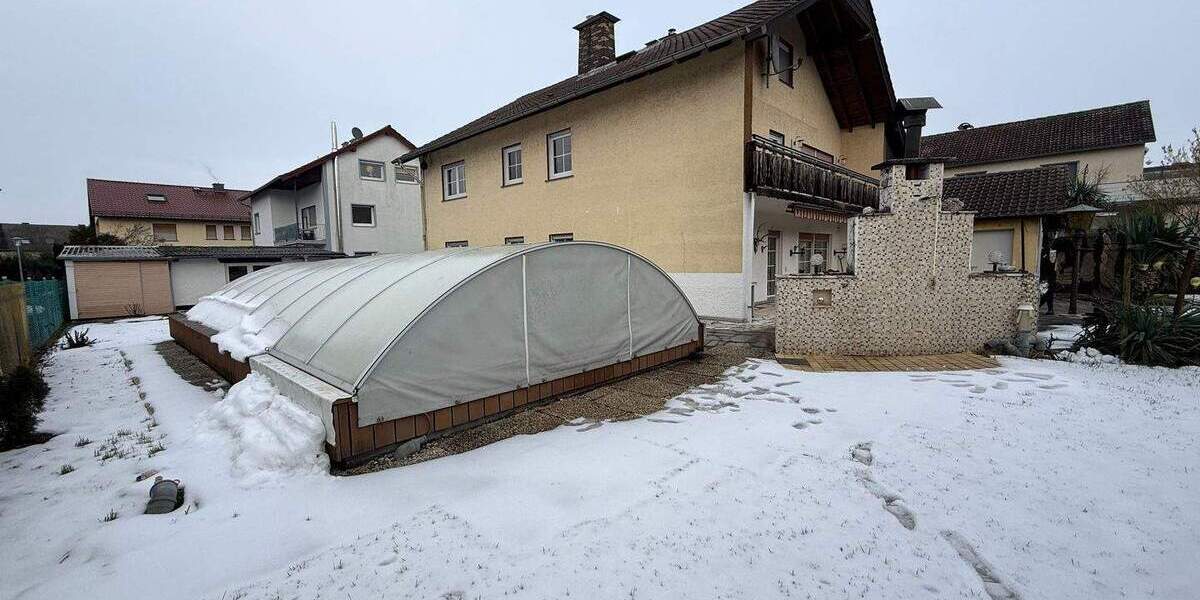 Mehrfamilienhaus, Wohnhaus Niederdorfelden - 8 Zimmer, 850.000&euro; | Angebot:25701227