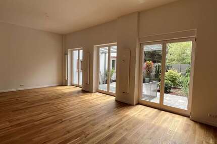 Wohnung Frankfurt am Main Nordend Ost - 7 Zimmer, 260 m&sup2;, 5.700&euro; | Angebot:25755710