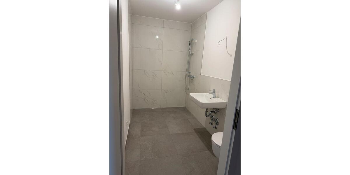 Etagenwohnung Frankfurt am Main Ostend - 2 Zimmer, 62 m&sup2;, 1.150&euro; | Angebot:25722897