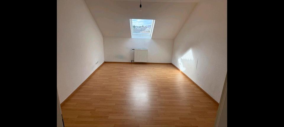 Dachgeschoßwohnung Hanau Groß-Steinheim - 3 Zimmer, 68 m&sup2;, 850&euro; | Angebot:25646681