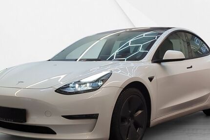 Tesla Model 3 63.302 km 26.445 &euro; Eschborn 65760