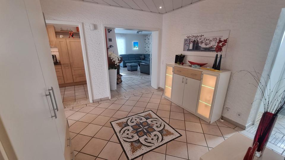 Erdgeschoßwohnung Wöllstadt - 3 Zimmer, 115 m&sup2;, 1.800&euro; | Angebot:26044452