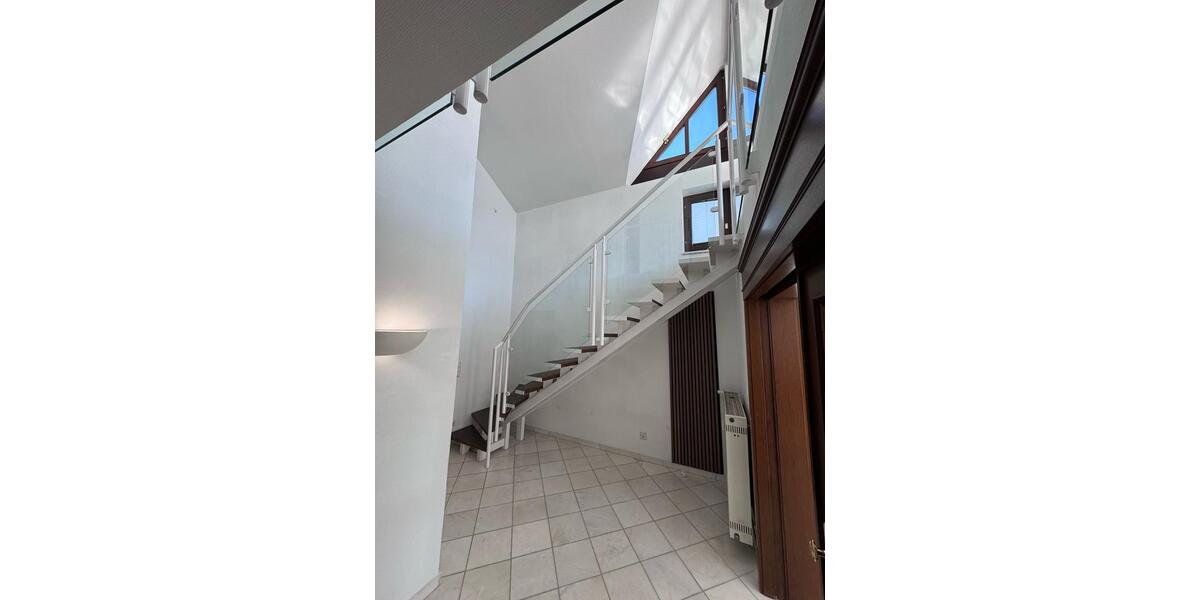 Maisonettenwohnung Dietzenbach - 6 Zimmer, 182 m&sup2;, 2.950&euro; | Angebot:19980319