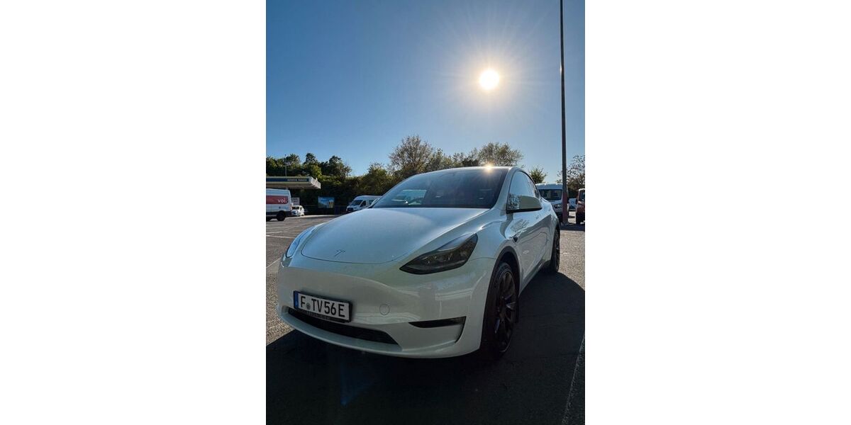 Tesla Model Y 48.300 km 36.600 &euro; Berlin 10318