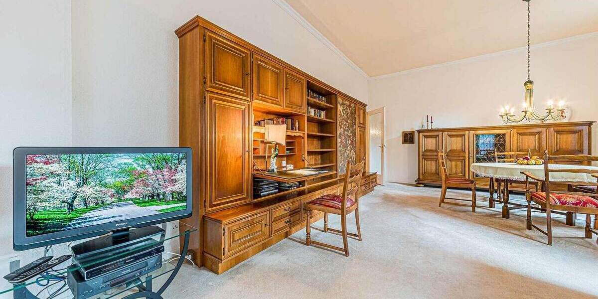 Etagenwohnung Frankfurt am Main Niederursel - 3 Zimmer, 120 m&sup2;, 2.100&euro; | Angebot:25768511