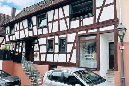 Haus Nidderau - 7.5 Zimmer, 180 m&sup2;, 325.000&euro; | Angebot:25253165