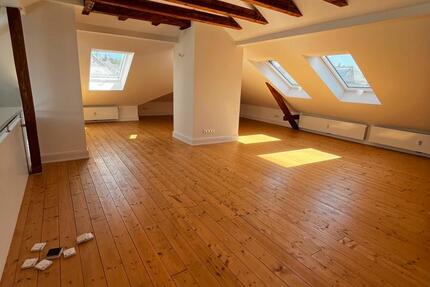 Wohnung Bad Nauheim - 4 Zimmer, 155 m&sup2;, 2.200&euro; | Angebot:27628531
