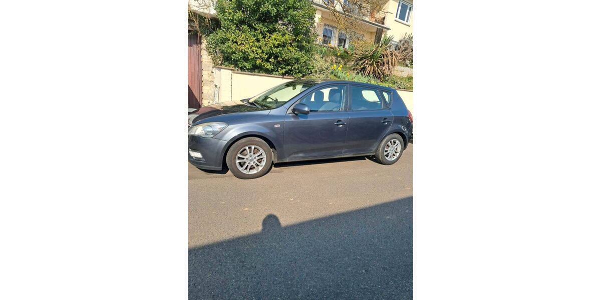 Kia ceed / Ceed 253.000 km 3.750 &euro; Goldbach 63773