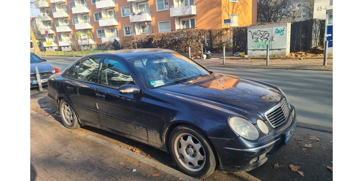 Mercedes-Benz E-Klasse 3.300.000 km 1.750 &euro; Frankfurt am Main 60311