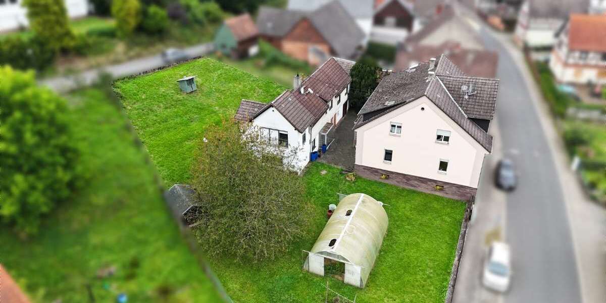 Einfamilienhaus Ortenberg - 10 Zimmer, 328 m&sup2;, 335.000&euro; | Angebot:25838517