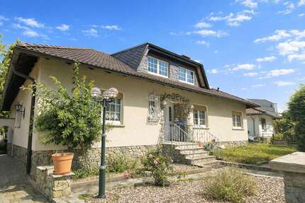 Haus Florstadt / Stammheim Stammheim - 6 Zimmer, 249 m&sup2;, 489.000&euro; | Angebot:25143505