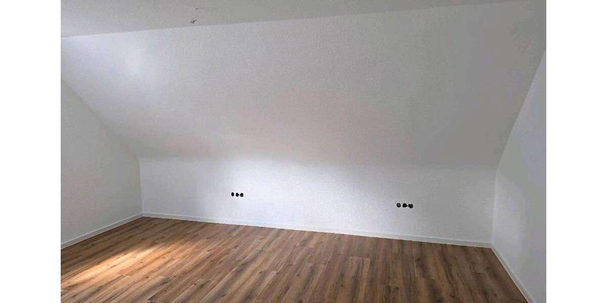 Dachgeschoßwohnung Aschaffenburg Österreicher Kolonie - 2 Zimmer, 63 m&sup2;, 950&euro; | Angebot:26221395